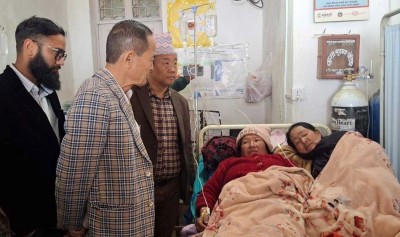 बिरामीको अवस्था बुझ्न स्वास्थ्यमन्त्रीसहितको विज्ञ टोली जन्तेढुङ्गामा        